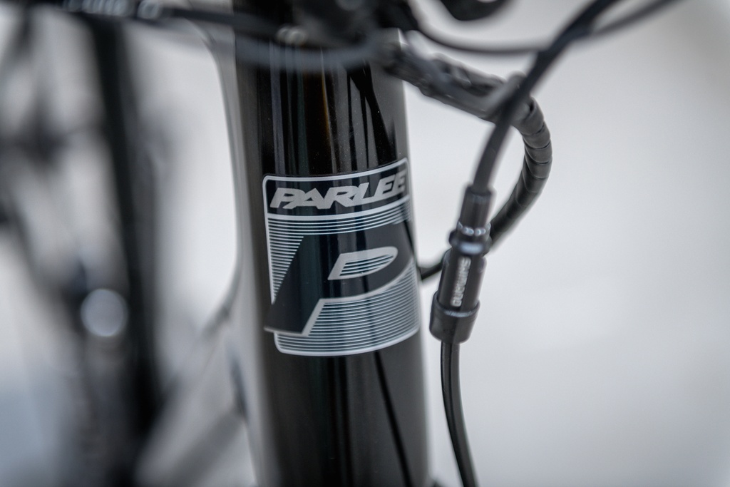 PARLEE Altum Schwarz 54